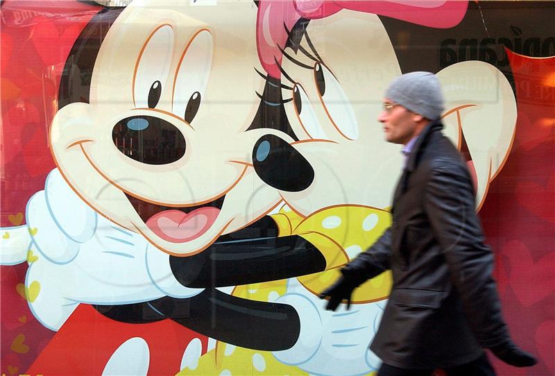 (FILE) USA ECONOMY DISNEY JOB CUTS