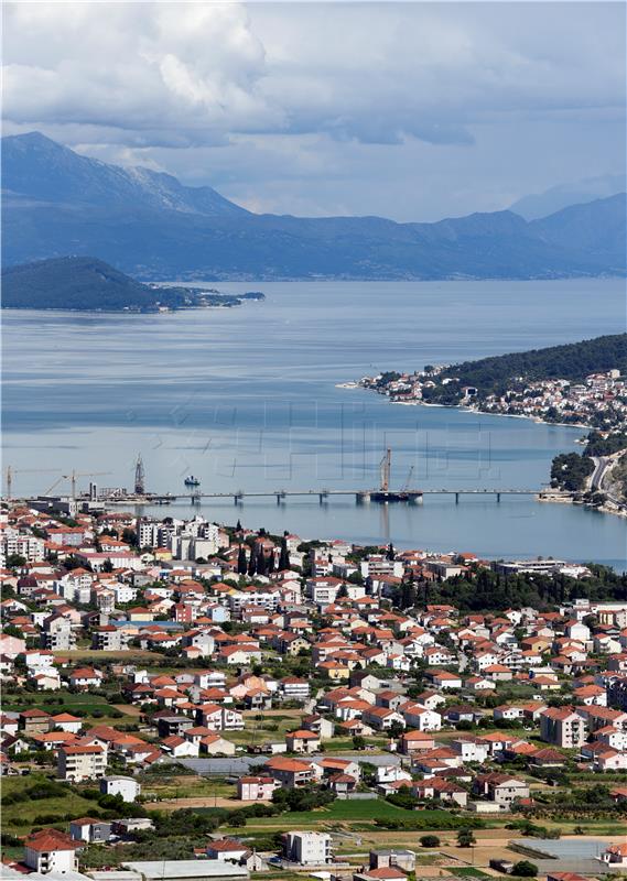 Grad Trogir prvi put isplaćuje božićnice nezaposlenima