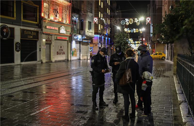 Turska uvodi policijski sat radnim danima, vikendima potpuno zatvaranje