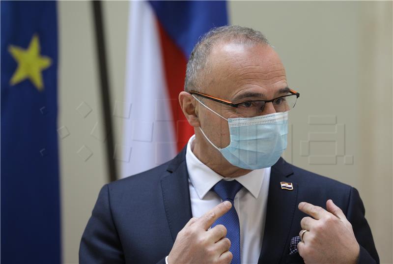 Croatian FM calls for attaching importance to W. Balkans