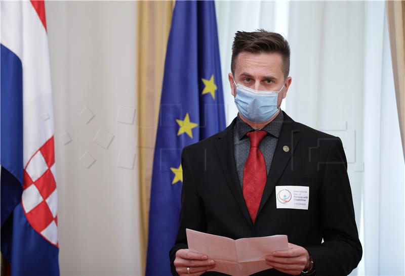 SDP-ovci predviđaju za Božić u Hrvatskoj eskalaciju epidemije