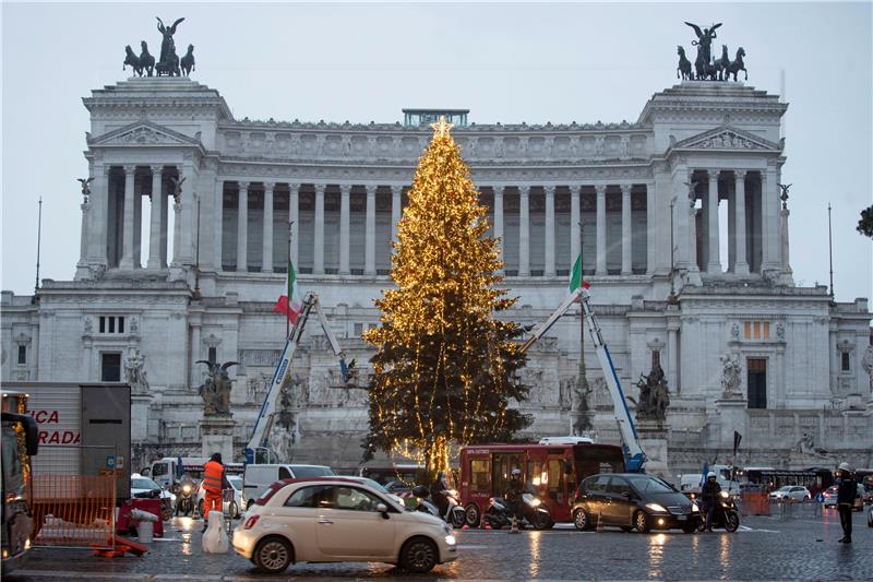 ITALY ROME CHRISTMAS TREE