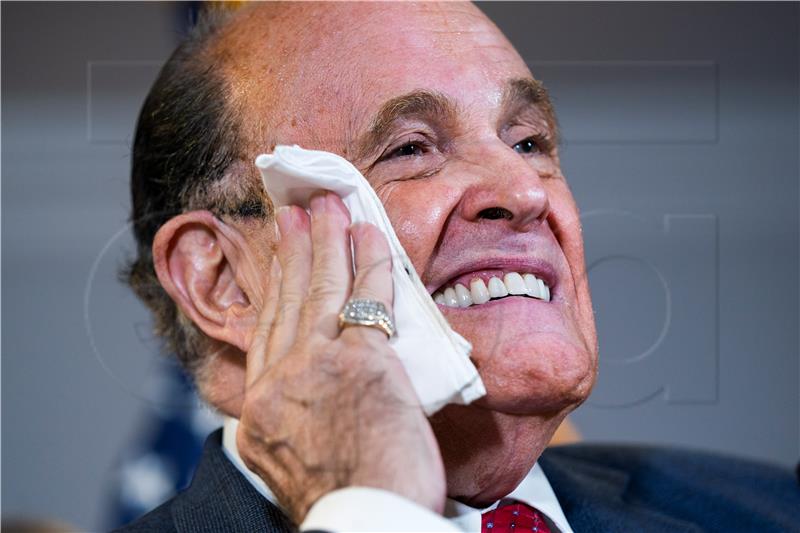 Trump objavio da je njegov odvjetnik Rudy Giuliani pozitivan na covid-19