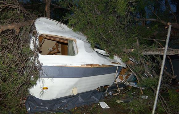  Olujno nevrijeme na slovenskoj obali,  tuča i tornado, velike štete