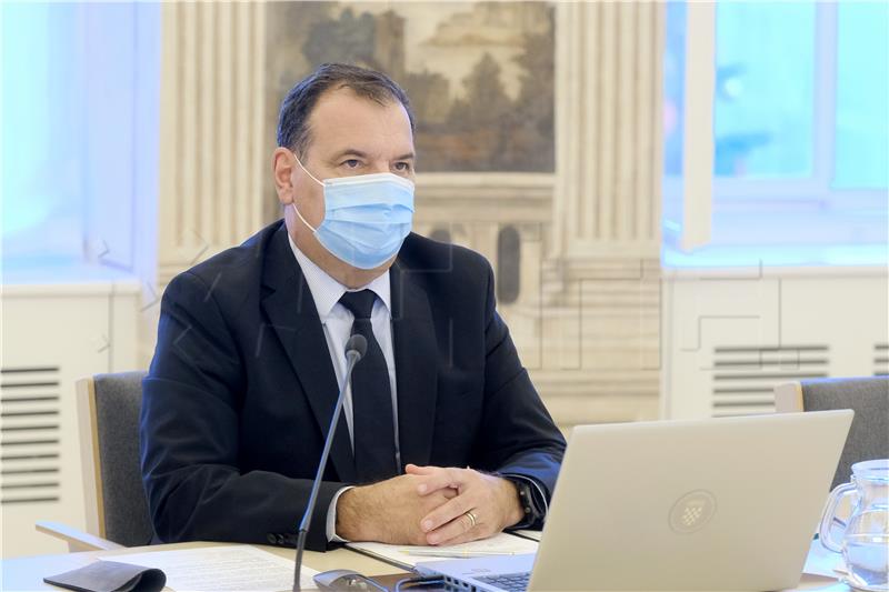 VLADA Beroš: Distribuirano 136 tisuća brzih antigenskih testova na koronavirus 