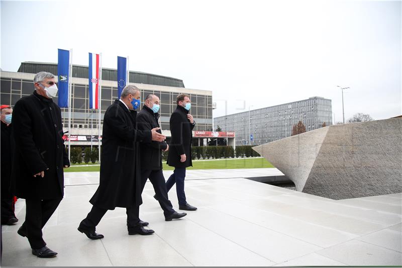 Na zagrebačkom Trgu Stjepana Radića otvoren Spomenik domovini