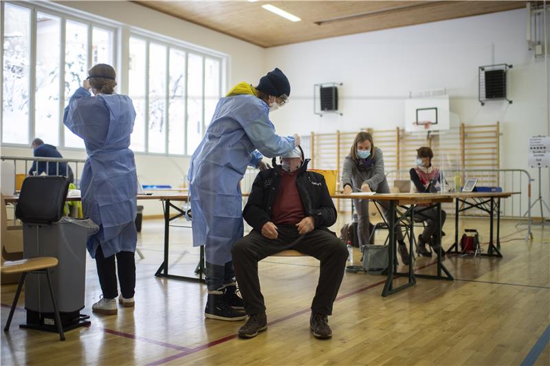 SWITZERLAND MASS TESTING PANDEMIC CORONAVIRUS