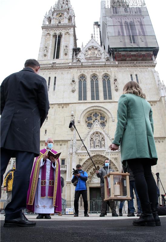 Betlehemsko svjetlo u zagrebačkoj katedrali