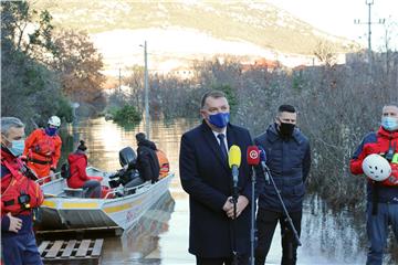 Vodostaj pao za 58 centimetara, ujutro sastanak o dolasku vojske