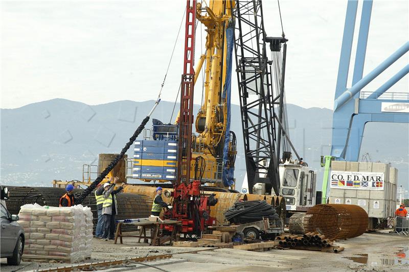 Works on deepening seabed at Brajdica container terminal start