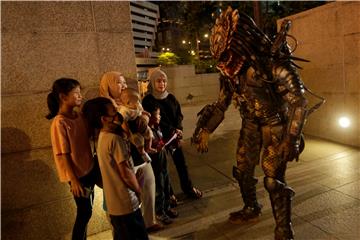 MALAYSIA CURIOSITIES COSTUME PREDATOR