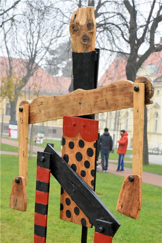 Vinkovci: Postavljena izložba lutaka