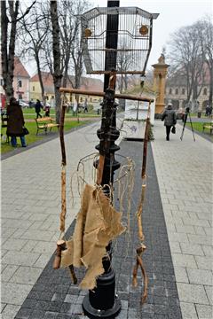 Vinkovci: Postavljena izložba lutaka