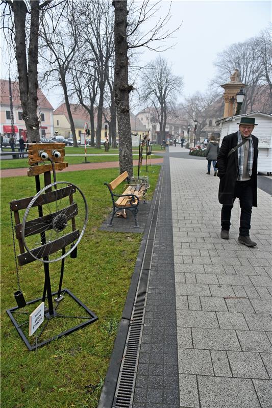 Vinkovci: Postavljena izložba lutaka