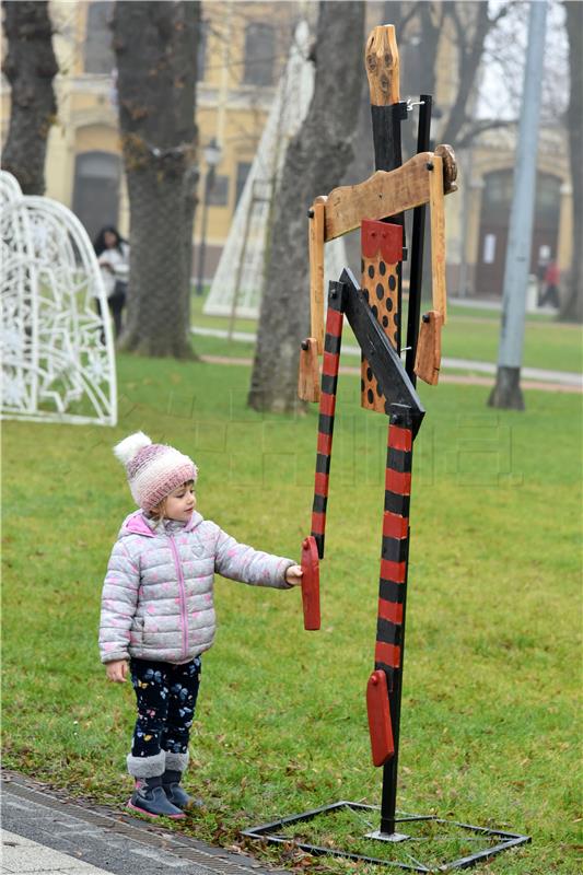 Vinkovci: Postavljena izložba lutaka