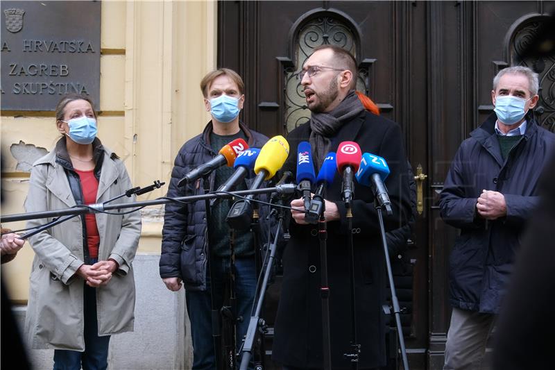 Konferencija za medije platformi Zagreb je NAŠ! i Možemo!