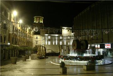 Prazne riječke ulice na Badnju večer