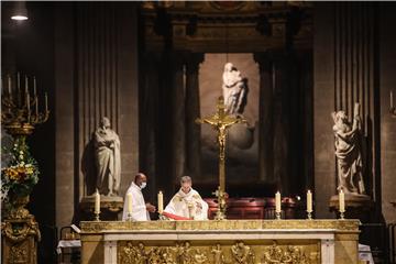 FRANCE CHRISTMAS EVE MASS