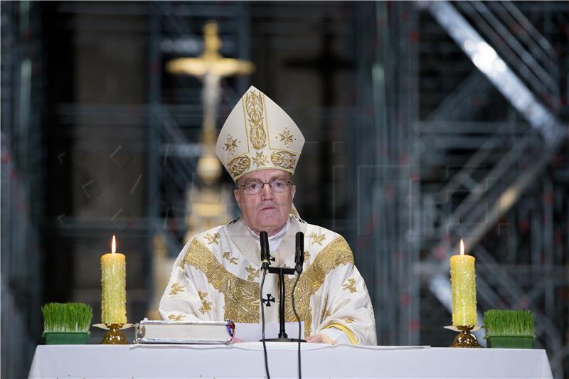 Archbishop celebrates Christmas mass in Zagreb Cathedral