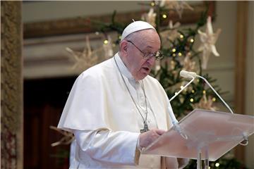 Papa izrekao Angelus iz knjižnice umjesto na Trgu sv.Petra 