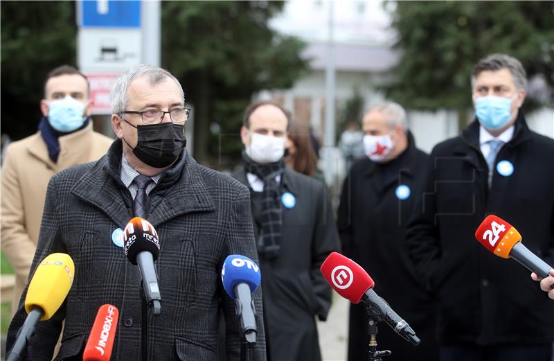 Počelo cijepljenje protiv covida-19; prva se cijepila štićenica doma za starije