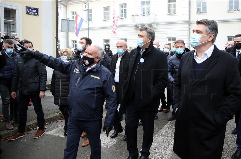 Milanović i Plenković obišli potresom pogođenu Petrinju