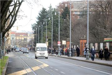 Nakon snažnog potresa, Zagrepčani na ulicama, premijer ide u Petrinju