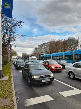 Nakon snažnog potresa, Zagrepčani na ulicama