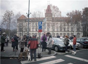 U Zagrebu oštećenja na objektima, zasad nema dojava o stradalim ljudima