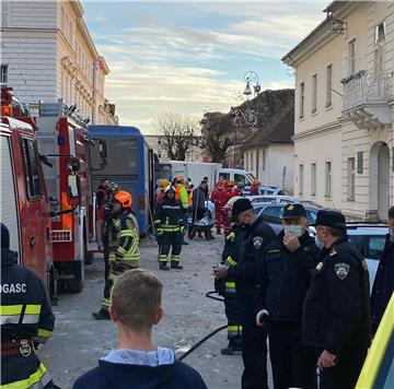 Ekipe HGSS-a iz ruševina izvukle dvije žive osobe