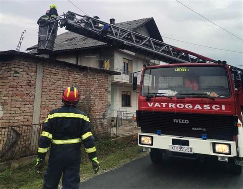 Preko 800 vatrogasca sanira posljedice potresa u Sisačko-moslavačkoj županiji