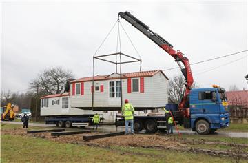 Postavljanje mobilnih kućica mještanima Novog sela glinskog