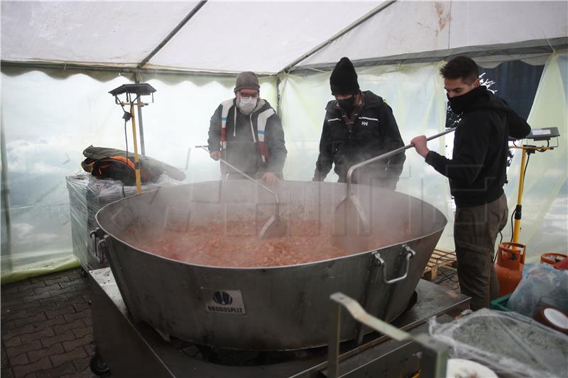 Splitski kuhari pomažu Petrinji 