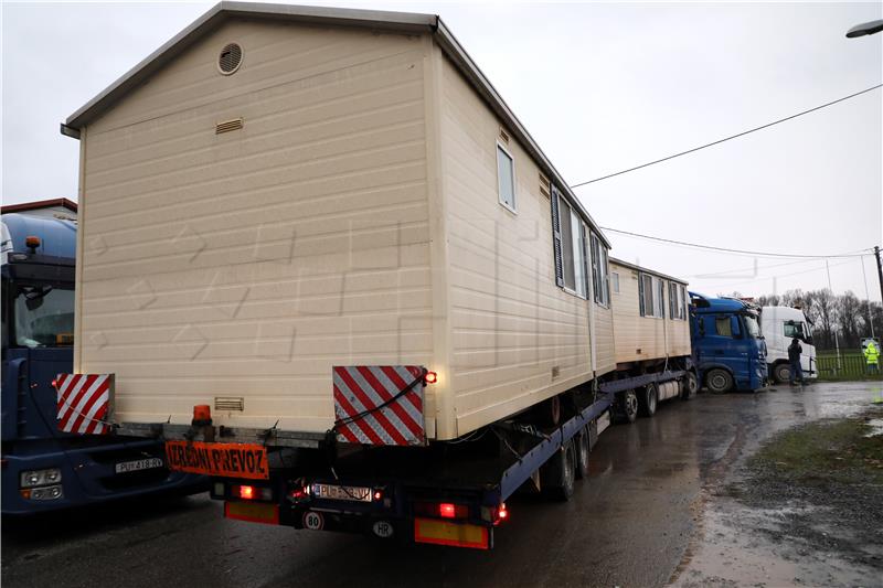 Croatian Army installing container homes in Glina area