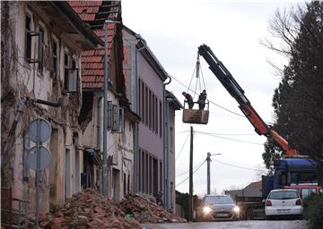 Dostava pomoći nakon potresa u Petrinji