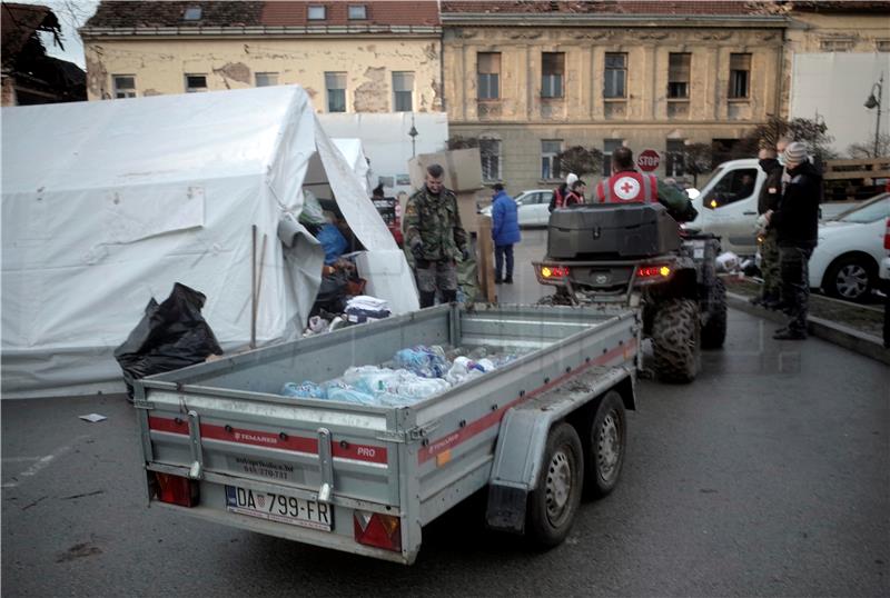 Dostava pomoći nakon potresa u Petrinji