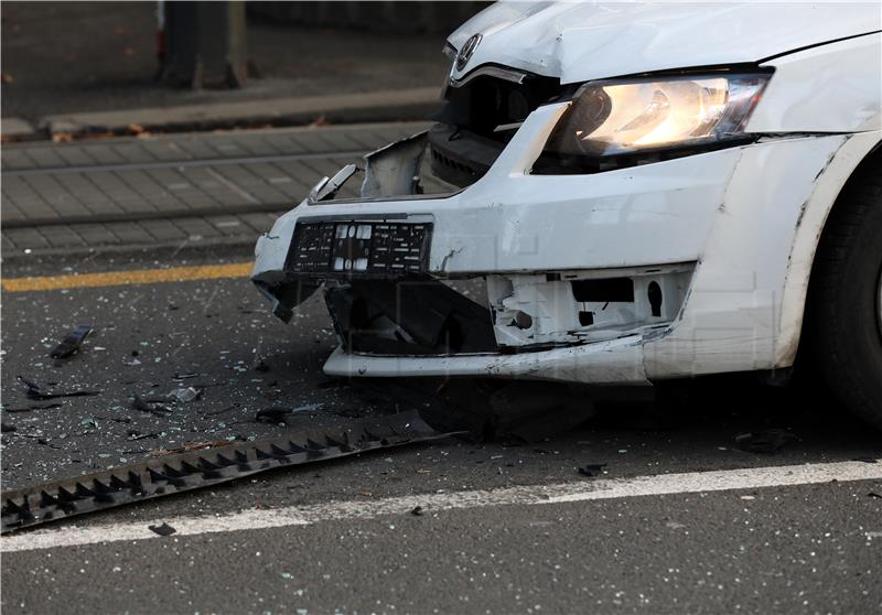 Lančani sudar automobila u Savskoj