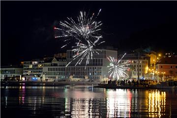 Doček Nove 2021. godine na Splitskim ulicama                           