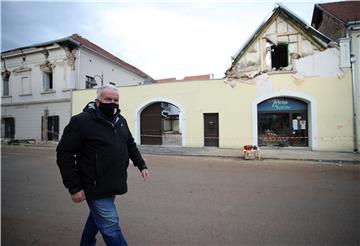 Gradonačelnik Dumbović odao počast stradalima u potresu