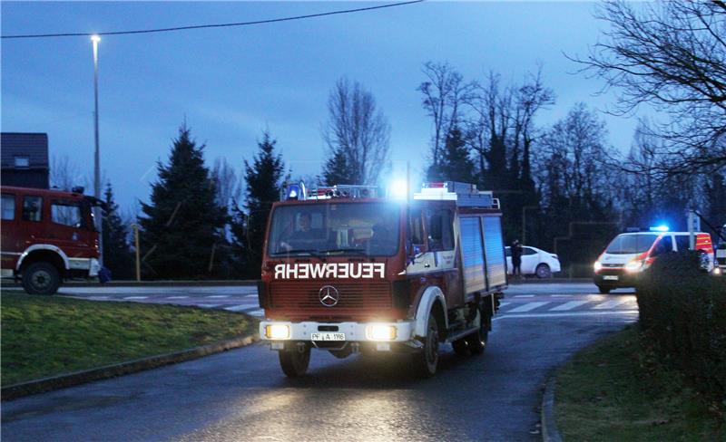 Njemački vatrogasci  u Sisak dovezli 110 tona vatrogasne i medicinske opreme