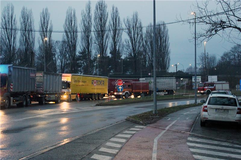 Njemački vatrogasci dostavili donaciju u Sisak