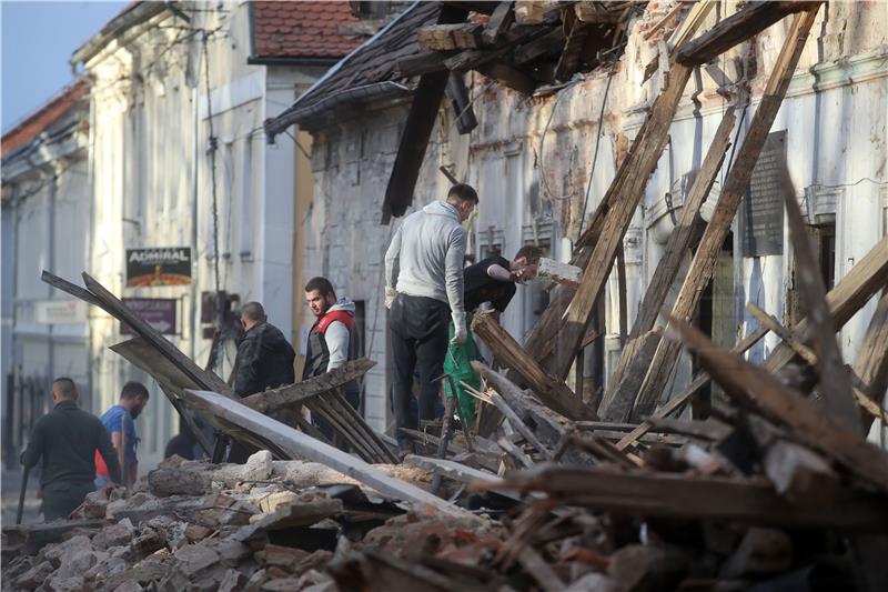 Magnitude 5.0 quake damages some buildings, evacuation of Petrinja's centre possible