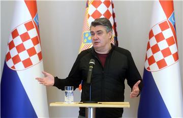 Zoran Milanović javno se cijepio protiv koranavirusa 