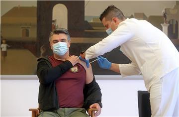 President Milanovic gets vaccinated, calls on citizens to get vaccinated