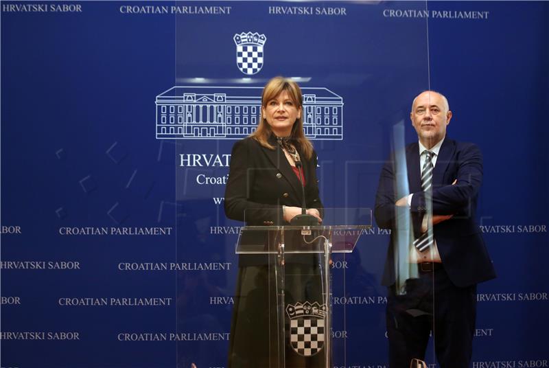 Konferencija za medije Karoline Vidović Krišto i Milana Vrkljana