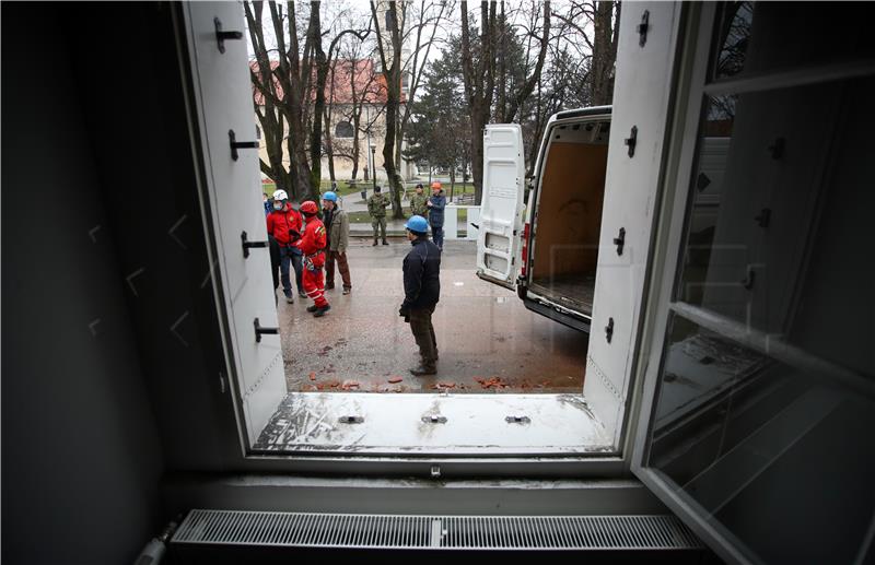 Spašavanje arhivske građe Državnog arhiva Sisak u Petrinji