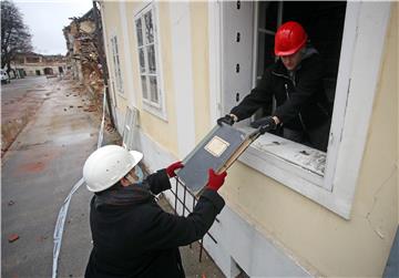 Spašavanje arhivske građe Državnog arhiva Sisak u Petrinji