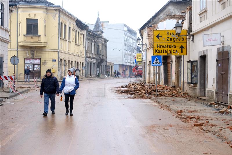 338 earthquake victims moved to safety from Petrinja army barracks