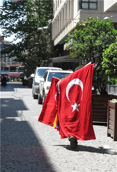 Container homes donated by Turkey arrive in Lekenik