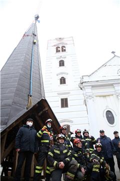  Skidanje tornja sisačke katedrale